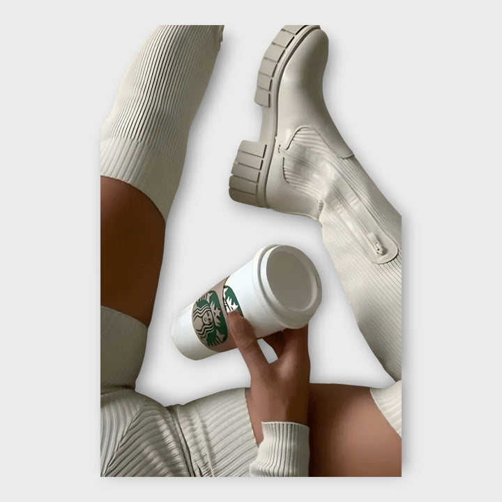 María | Botas Modernas Con Diseño Minimalista