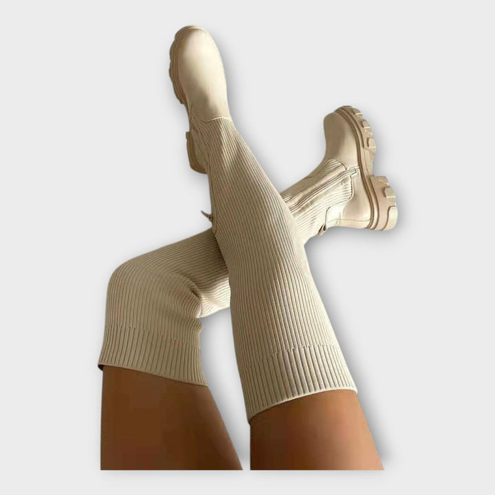 María | Botas Modernas Con Diseño Minimalista